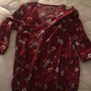Maroon floral print 3/4 sleeve blouse size XS